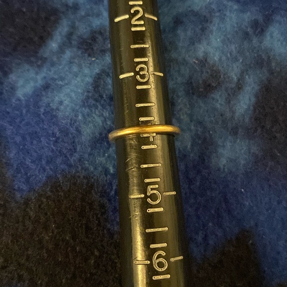 Elegant 14K Yellow Gold Women's Ring - size 4 & over 2.2 g - Picture 6 of 9